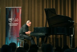 Érdi Tamás – Balatonföldvár, 2024. fotó: Érdi-Harmos Réka